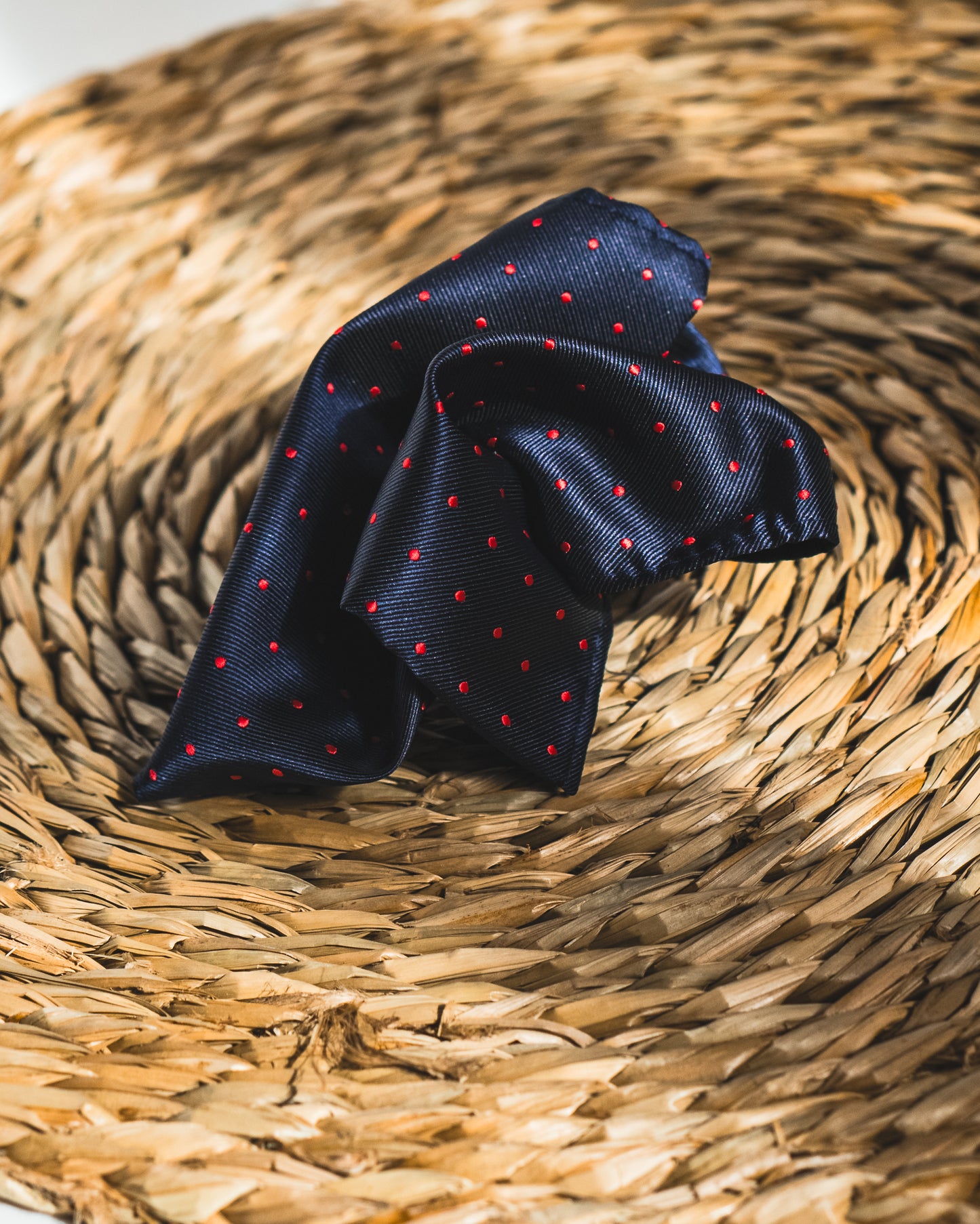 Azul marino microtopos burdeos