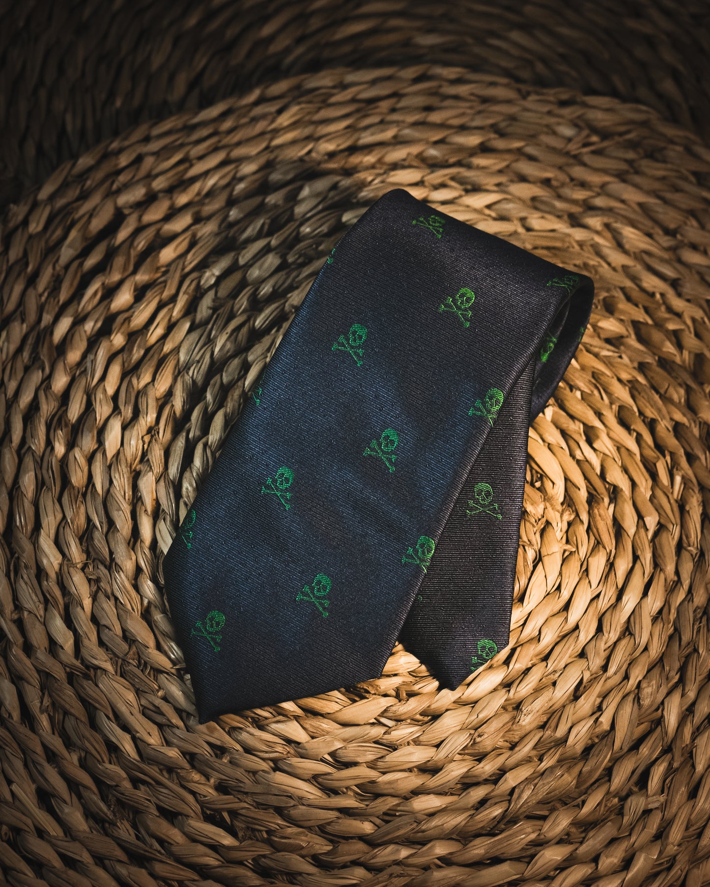 Canina azul marino y verde