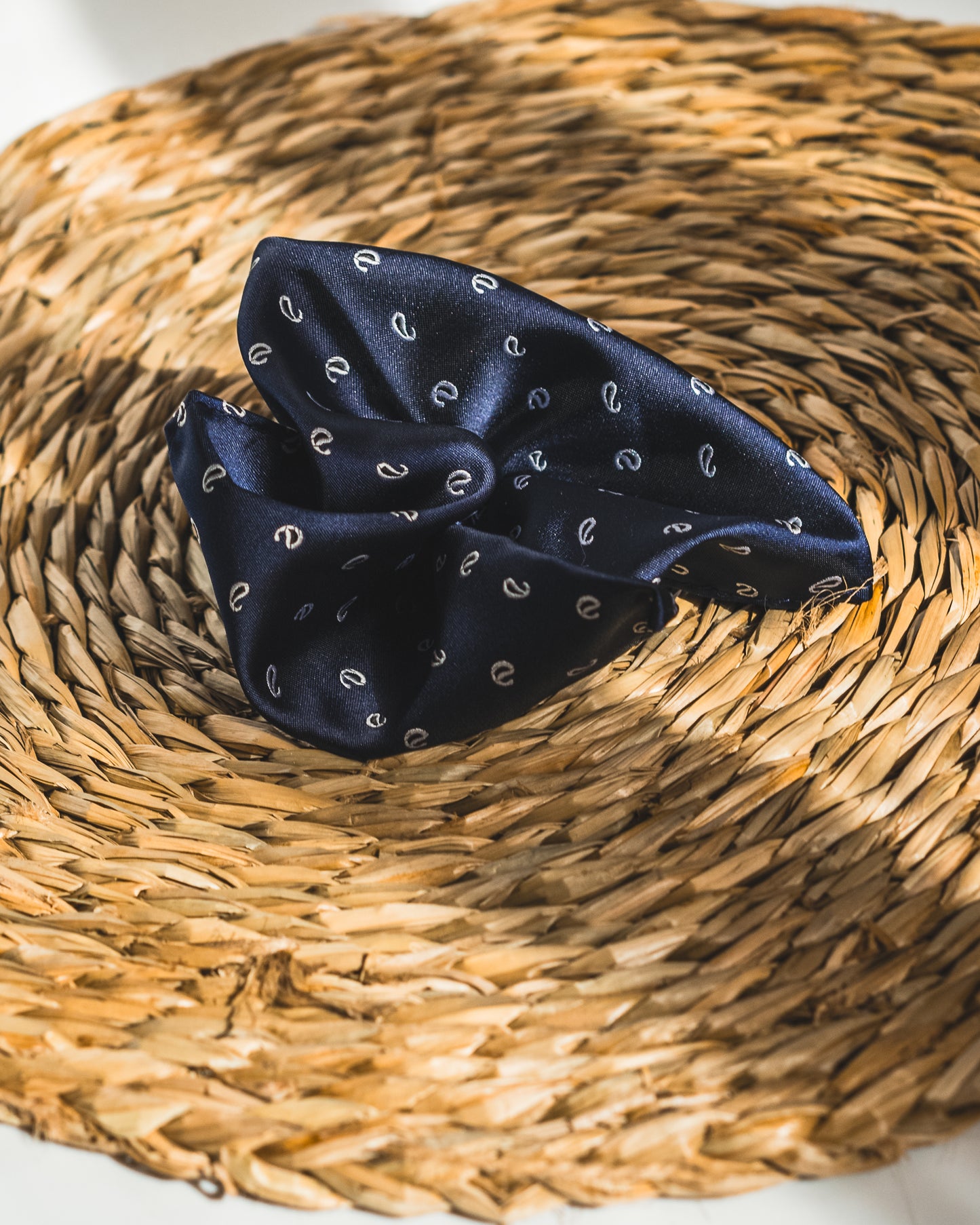 Azul marino motivos blanco