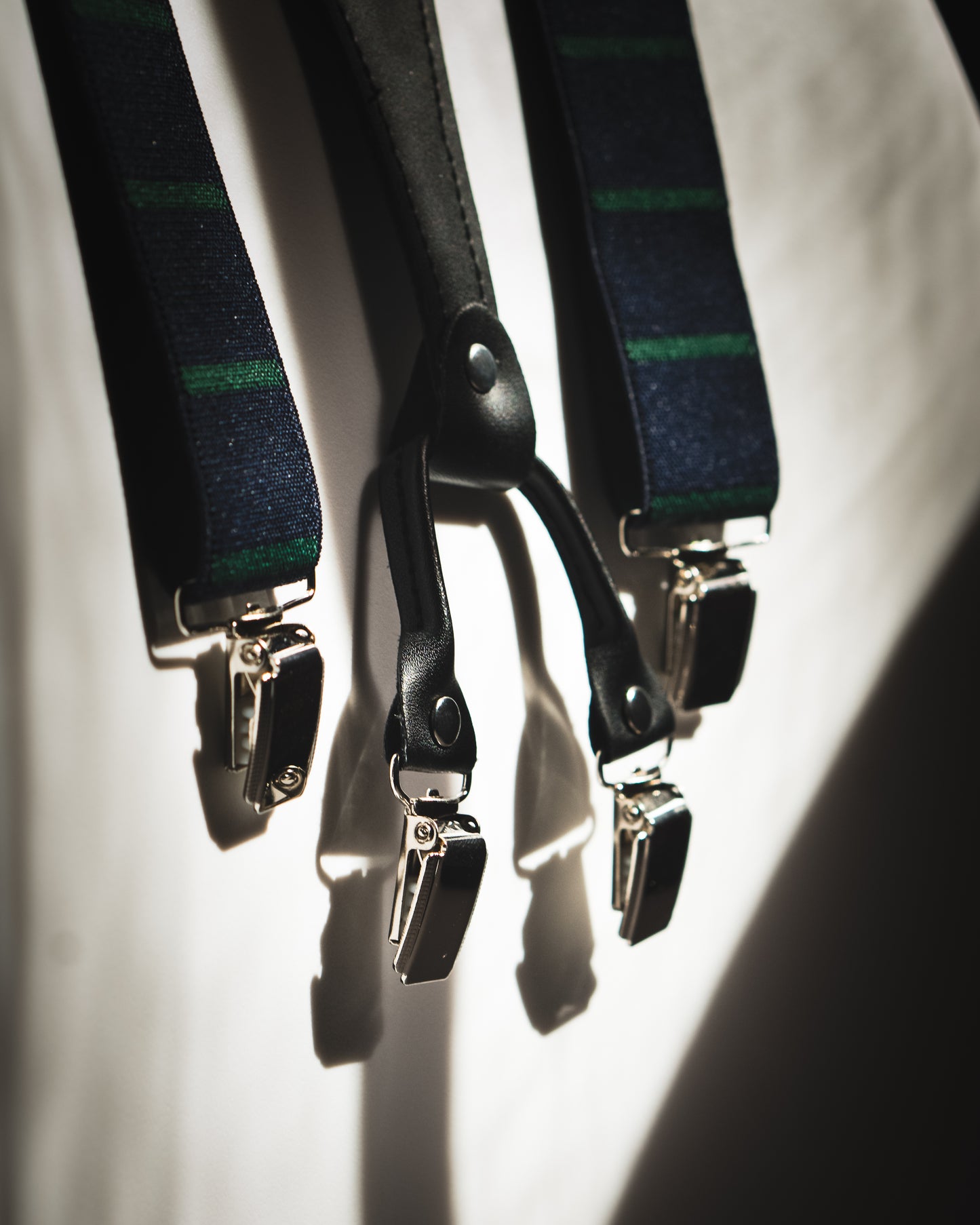 Tirantes azul marino franja verde