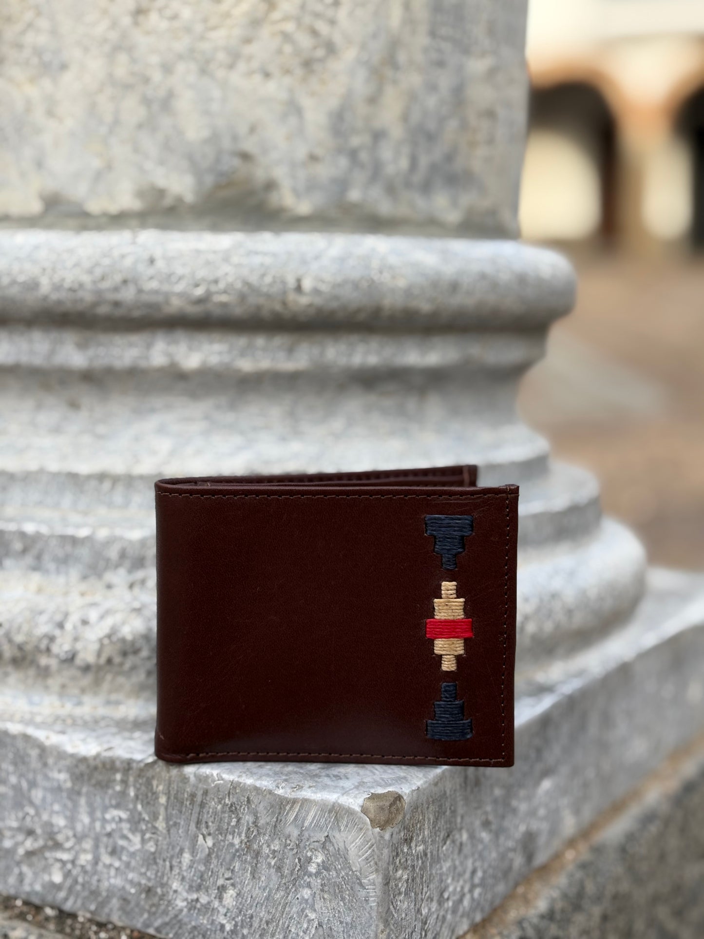 CARTERA BORDADA AZUL