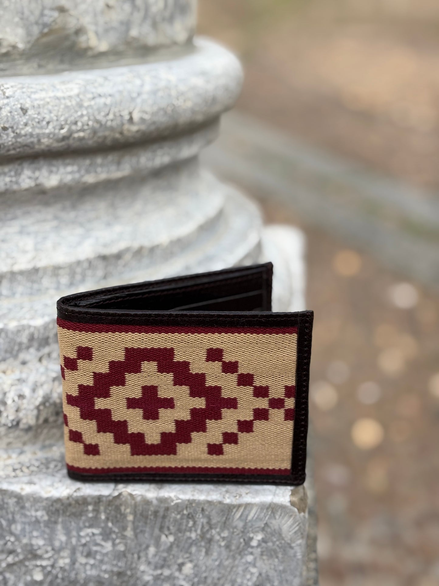 CARTERA GUARDAPAMPA BURDEOS